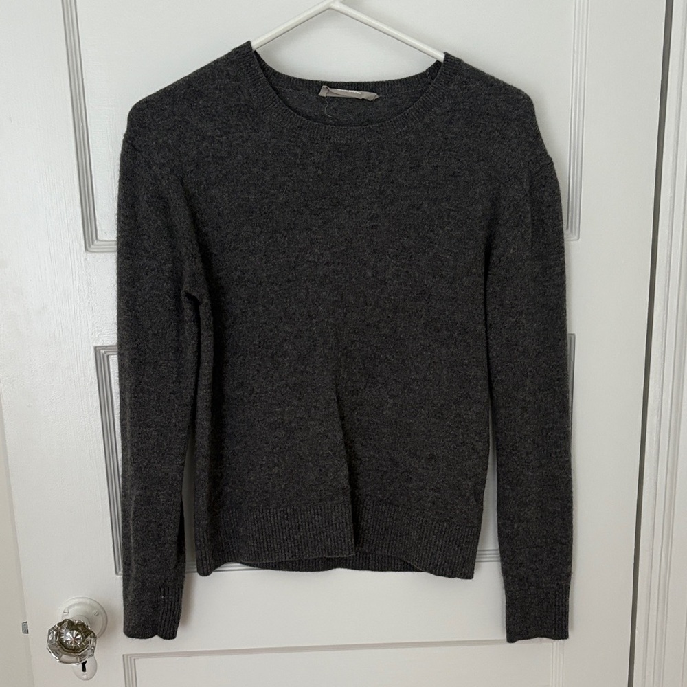 SOLD 🔴 Everlane cashmere sweater